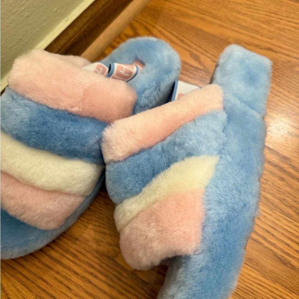 UGG  New Slippers - Blue, Pink, and Cream